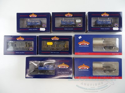 Lot 373 - A group of BACHMANN OO gauge wagons including...