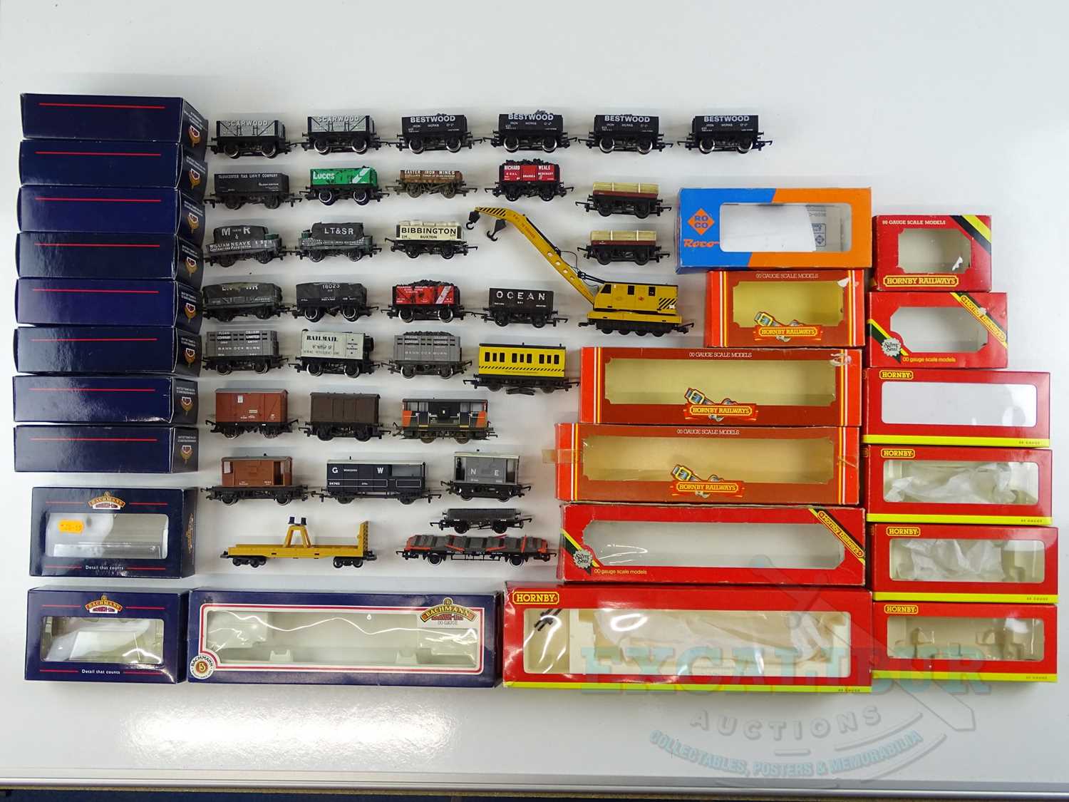 Lot 381 - A large quantity of unboxed OO gauge wagons by...