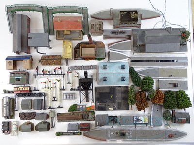 Lot 384 - A large quantity of OO gauge plastic model...