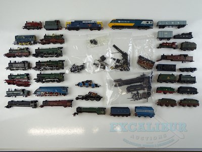 Lot 393 - A large tray of OO gauge locomotives, bodies,...