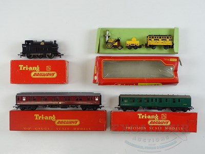 Lot 411 - A group of TRI-ANG OO gauge rolling stock...