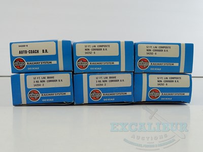 Lot 416 - A group of AIRFIX OO gauge passenger coaches...