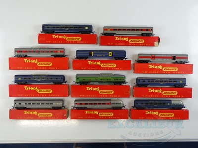 Lot 432 - A large group of TRI-ANG OO gauge...