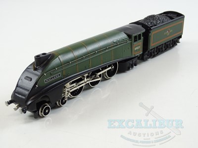 Lot 467 - A WRENN W2211 OO gauge Class A4 steam...