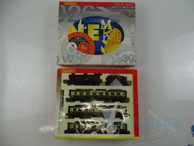 Lot 495 - A Hornby OO gauge R2025 GWR Express train pack...