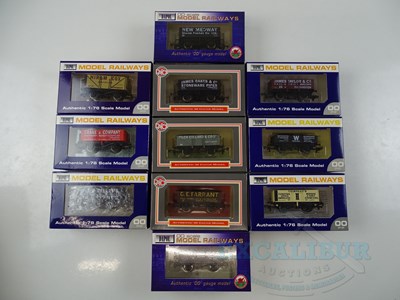 Lot 504 - A mixed group of DAPOL OO gauge wagons...