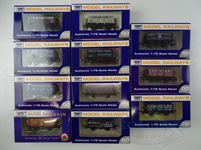 Lot 507 - A mixed group of DAPOL OO gauge wagons...