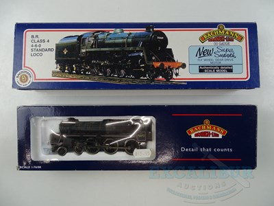 Lot 516 - A pair of BACHMANN OO gauge Standard class 4...