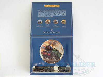 Lot 551 - A HORNBY OO gauge R650 Royal Doulton train...