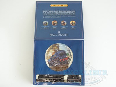 Lot 552 - A HORNBY OO gauge R459 Royal Doulton train...