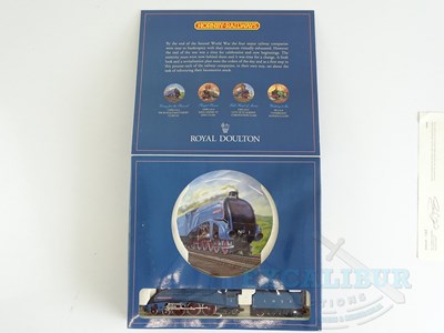 Lot 554 - A HORNBY OO gauge R649 Royal Doulton train...