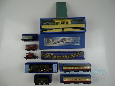 Lot 565 - A mixed group of HORNBY DUBO OO gauge 3-rail...