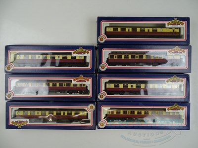 Lot 569 - A group of BACHMANN OO gauge passenger coaches...