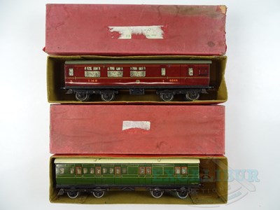 Lot 582 - A pair of HORNBY SERIES O gauge No.2...