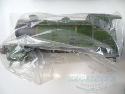 Lot 605 - A group of O gauge locomotive bodies,...