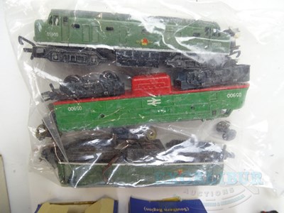 Lot 75 - A mixed group of mostly N gauge items by LONE...