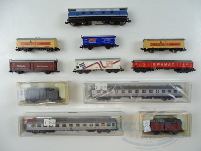 Lot 85 - A group of N gauge German outline to include a...