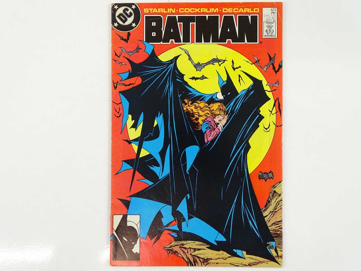 Lot 457 - BATMAN #423 - (1988 - DC) - Classic Batman...
