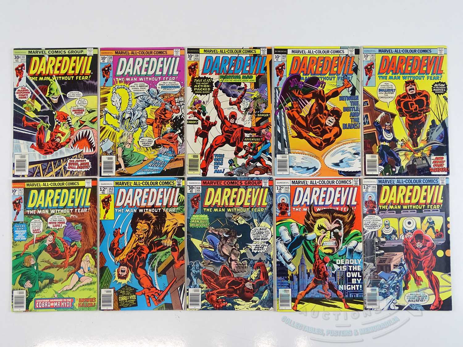 Lot 369 - DAREDEVIL #137, 138, 139, 140, 141, 142, 143,...