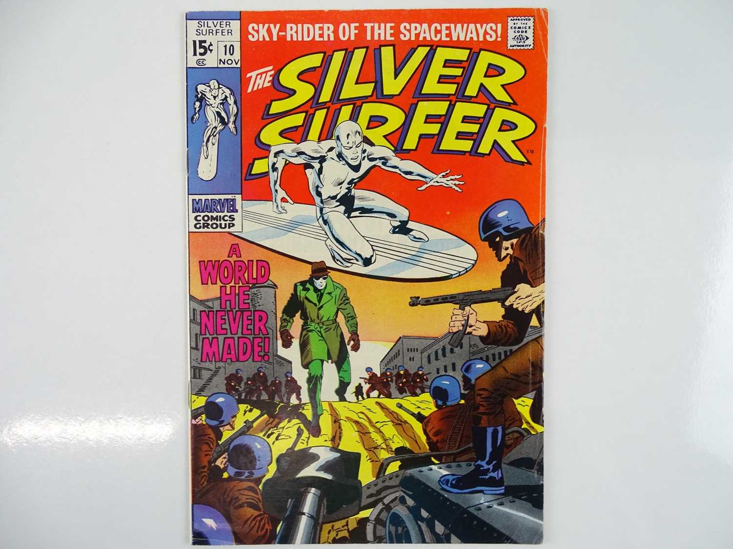 Lot 473 - SILVER SURFER #10 - (1970 - MARVEL) - John...