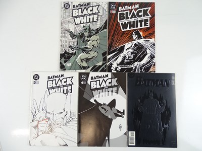 Lot 482 - BATMAN: BLACK & WHITE #1,2, 3, 4 & #515 (5 in...