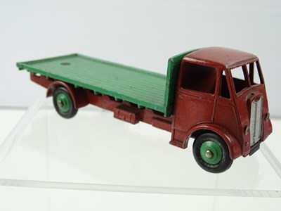 Lot 122 - A DINKY 512 Guy Flat Truck, 1st style cab, in...