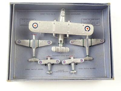 Lot 174 - A Wartime era 'Pre War' DINKY Toys Gift Set 61,...