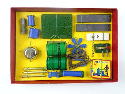 Lot 211 - A boxed 1930s Meccano Elektron Electrical...