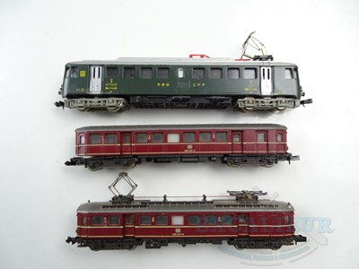 Lot 213 - A pair of N gauge European outline railcars by...