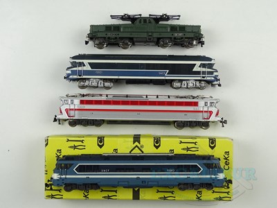 Lot 258 - A group of unboxed JOUEF HO gauge French...