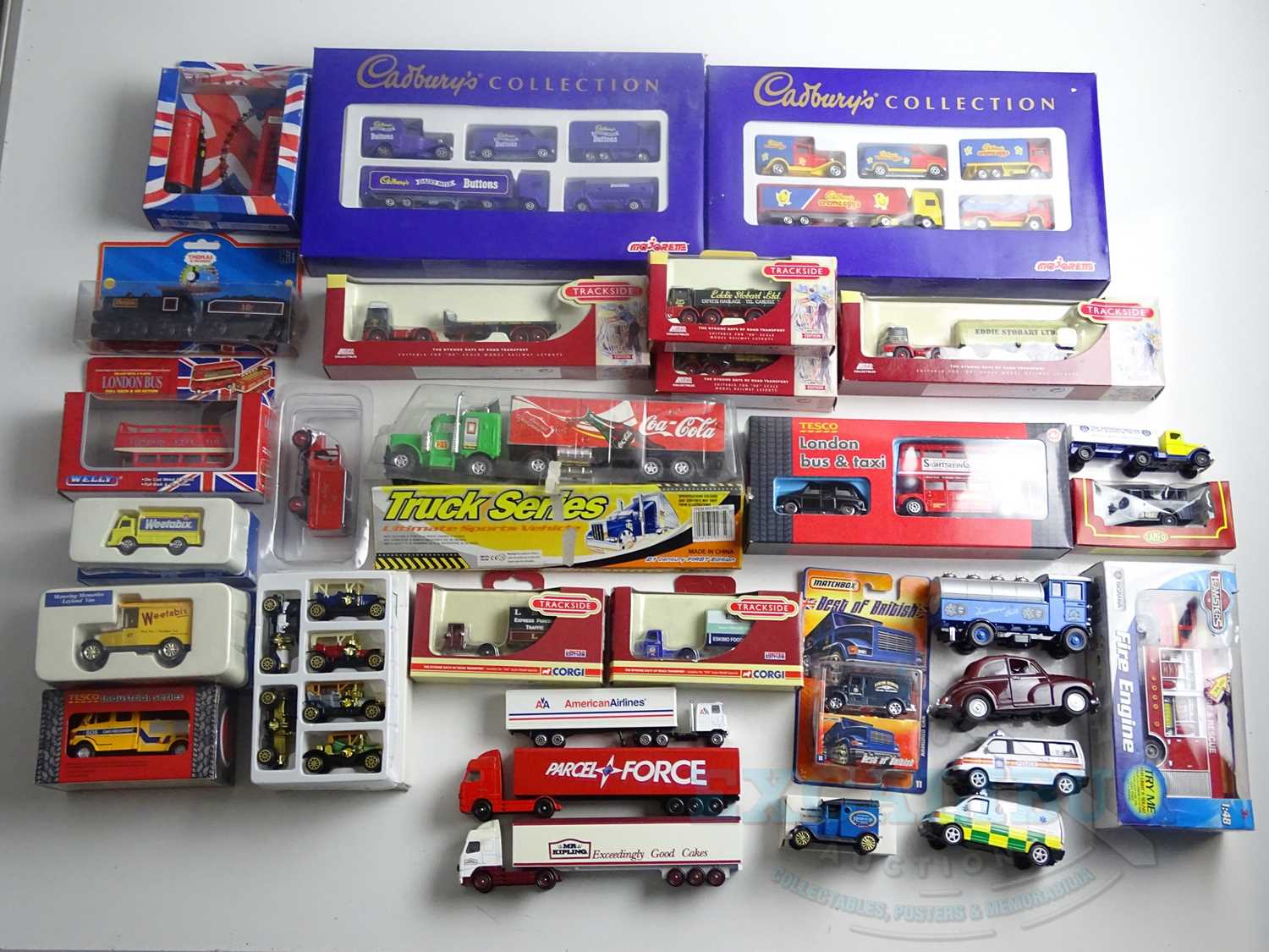 Lot 33 - A mixed group of boxed and unboxed diecast by...