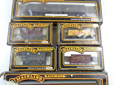 Lot 339 - A group of MAINLINE OO gauge rolling stock...