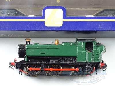 Lot 354 - A pair of LIMA OO gauge GWR diesel railcars...