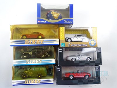 Lot 36 - A mixed group of diecast vehicles by MATCHBOX,...