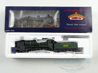 Lot 362 - A pair of BACHMANN OO gauge SR steam...