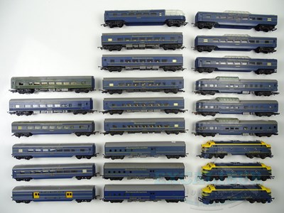 Lot 440 - A large quantity of Trig-ANG OO gauge...