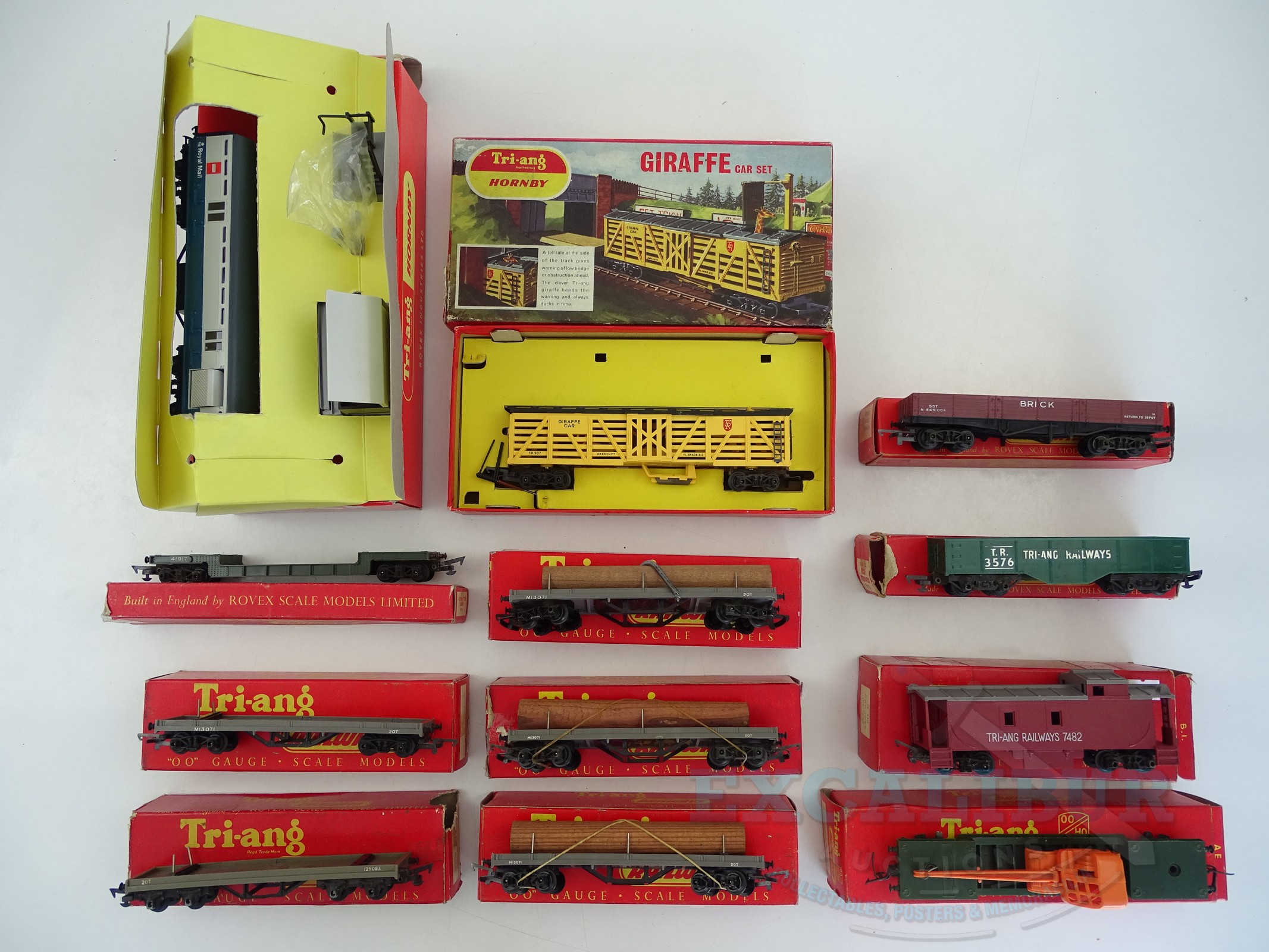 Lot 446 - A group of TRI-ANG OO gauge goods wagons and