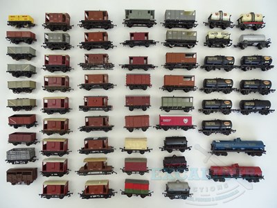 Lot 447 - A large group of unboxed OO gauge TRI-ANG and...