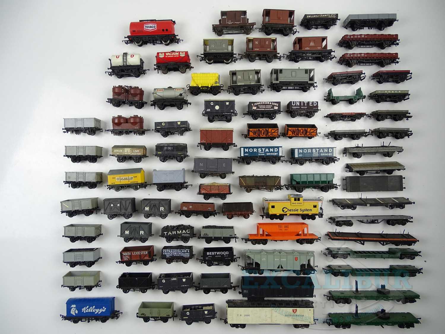 Lot 461 - A large quantity of unboxed OO gauge wagons by...