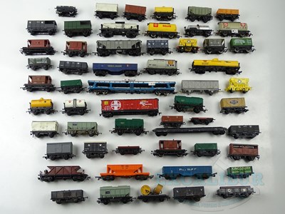 Lot 482 - A large group of unboxed OO gauge mostly...