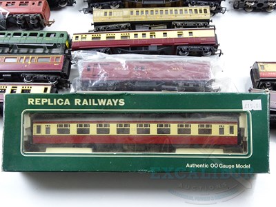 Lot 485 - A large group of unboxed OO gauge mostly...