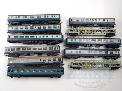 Lot 486 - A large group of unboxed OO gauge mostly...