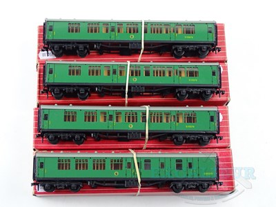 Lot 490 - A group of HORNBY DUBLO OO gauge corridor...