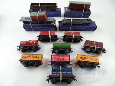 Lot 494 - A group of boxed and unboxed HORNBY DUBLO OO...