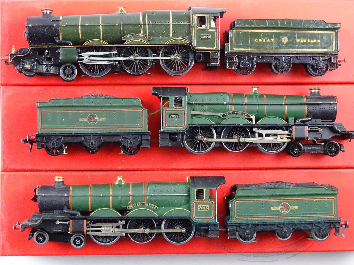 Lot 501 - A pair of HORNBY DUBLO OO gauge 3-rail Castle...