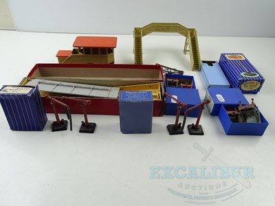 Lot 511 - A group of HORNBY DUBLO OO gauge buildings and...