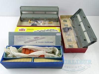 Lot 512 - A HORNBY DUBLO OO gauge Engine Shed kit...