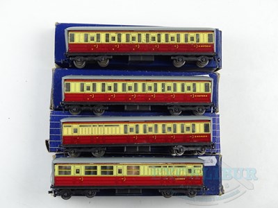 Lot 522 - A group of HORNBY DUBLO OO gauge Gresley teak...