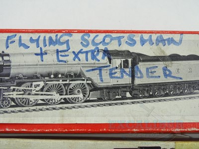 Lot 530 - A pair of kitbuilt WILLS FINECAST OO gauge...