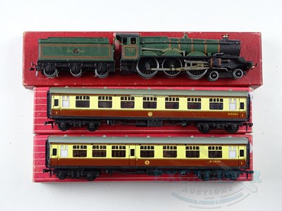 Lot 534 - A group of HORNBY DUBLO OO gauge rolling stock...